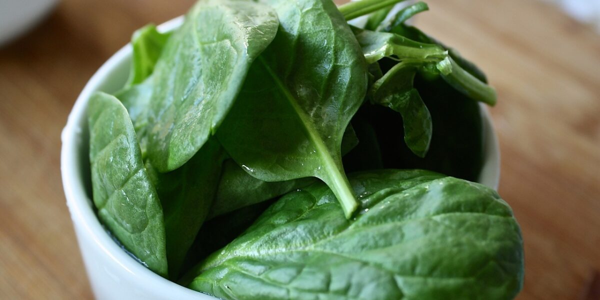 Image of a bowl of spinach.