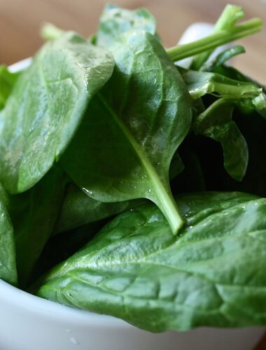 Image of a bowl of spinach.